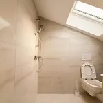 Deluxe Premium Top1, Renovated, Centre *